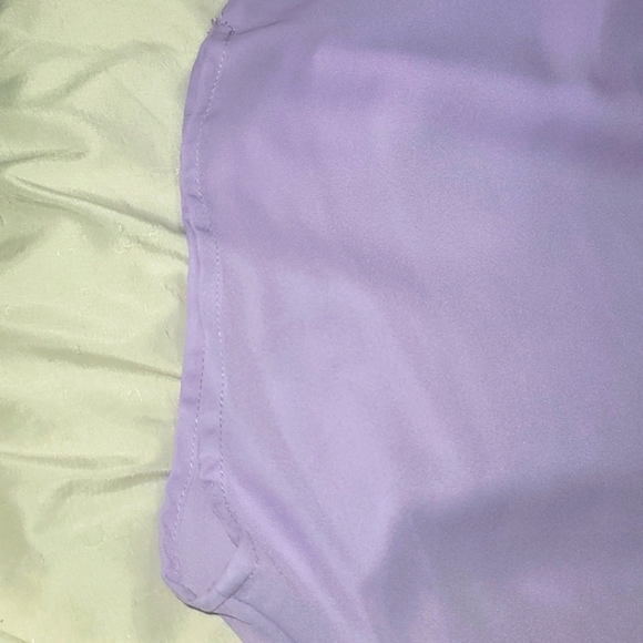 SHEIN Plus Size Notched Neck Dip Hem Top - Picture 5 of 5